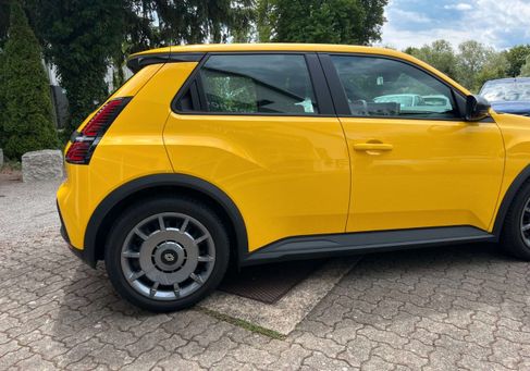 Renault R 5, 2025