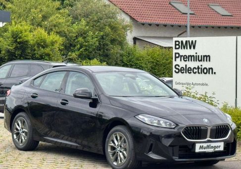 BMW 216, 2025 3