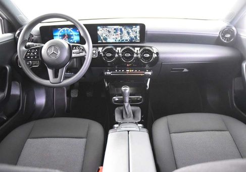 Mercedes-Benz A 160, 2021