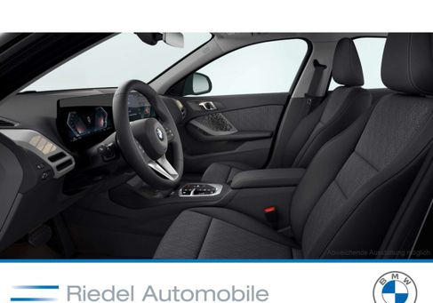 BMW 120, 2025
