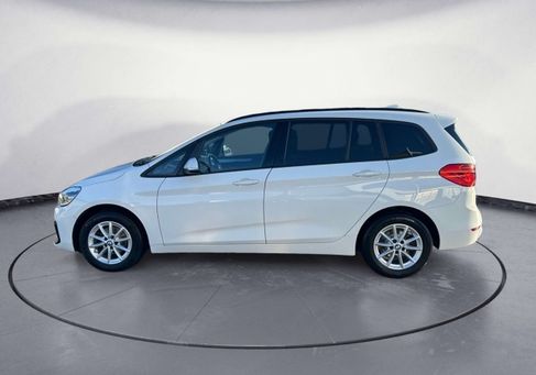 BMW 216, 2021