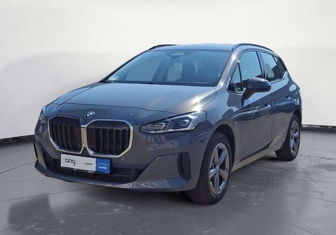 BMW 220, 2025 2