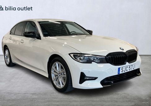 BMW 330, 2020