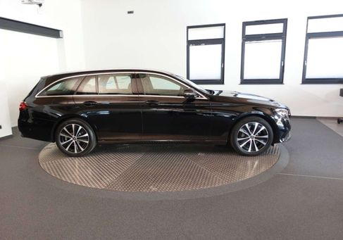 Mercedes-Benz E 300, 2021 2