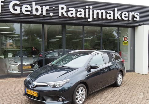 Toyota Auris, 2015