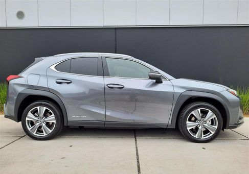 Lexus UX, 2023
