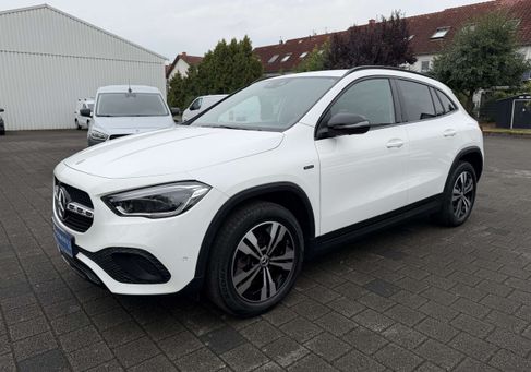 Mercedes-Benz GLA 250, 2021