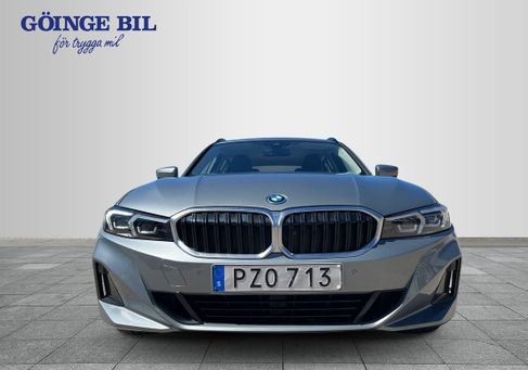 BMW 330, 2023