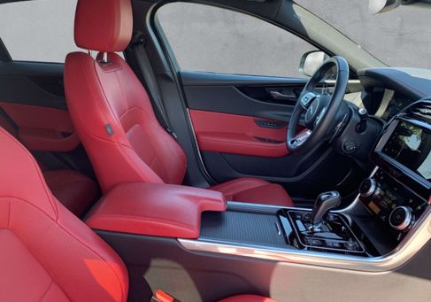 Jaguar XE, 2023