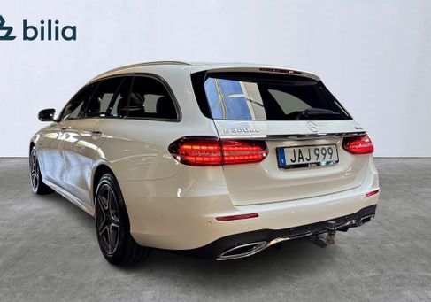 Mercedes-Benz E 300, 2021
