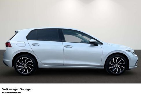 Volkswagen Golf, 2022 3