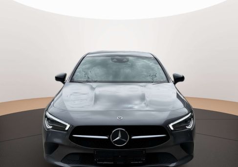 Mercedes-Benz CLA 200, 2021