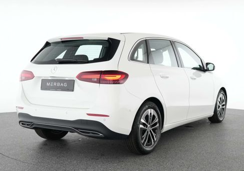 Mercedes-Benz B 180, 2025 3