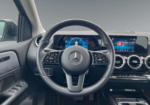 Mercedes-Benz B 200, 2022