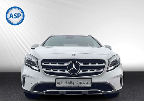 Mercedes-Benz GLA 180, 2020