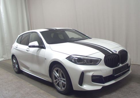 BMW 118, 2022