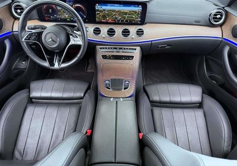 Mercedes-Benz E 300, 2022 2