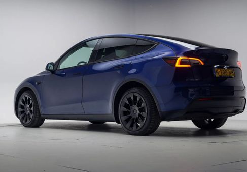 Tesla Model Y, 2021