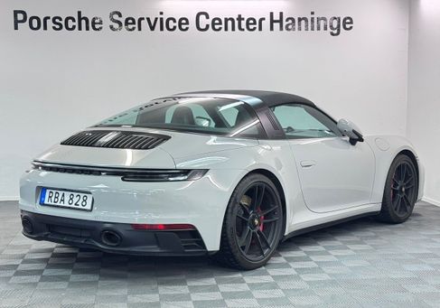 Porsche 911, 2024