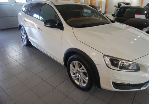 Volvo V60 Cross Country, 2018