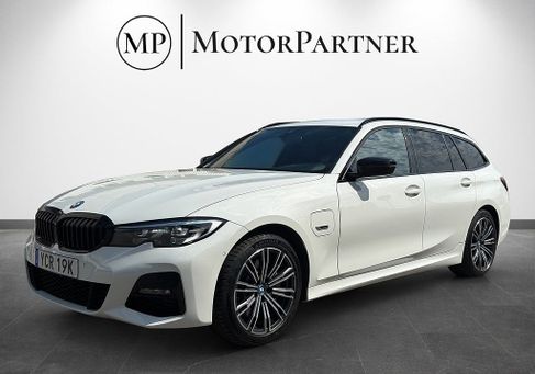 BMW 330, 2022