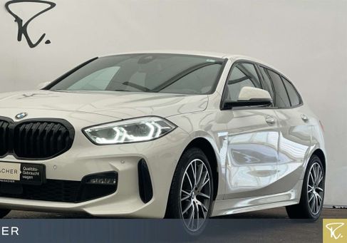 BMW 118, 2022