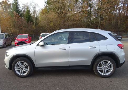 Mercedes-Benz GLA 250, 2021