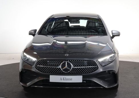 Mercedes-Benz A 180, 2025