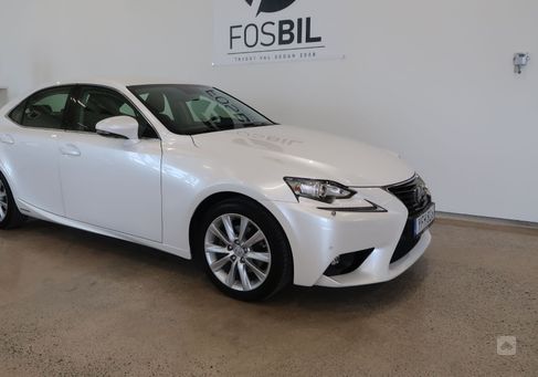 Lexus IS, 2016