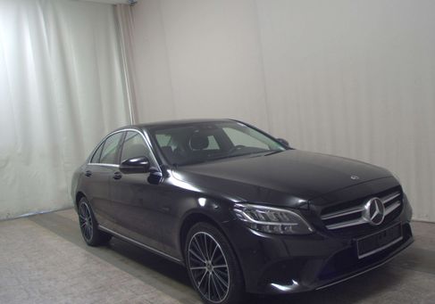 Mercedes-Benz C 300, 2020