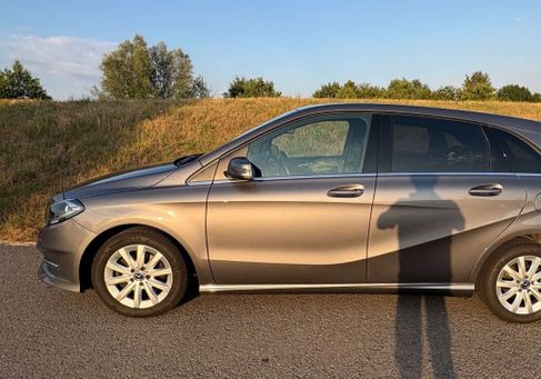 Mercedes-Benz B 180, 2017