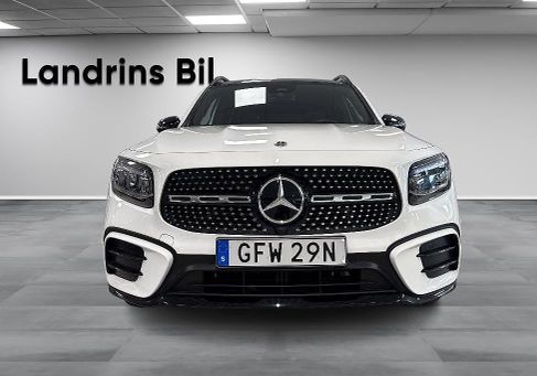 Mercedes-Benz GLB 200, 2025
