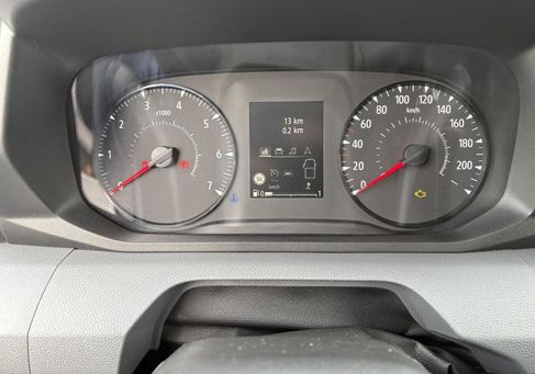 Nissan Interstar, 2024