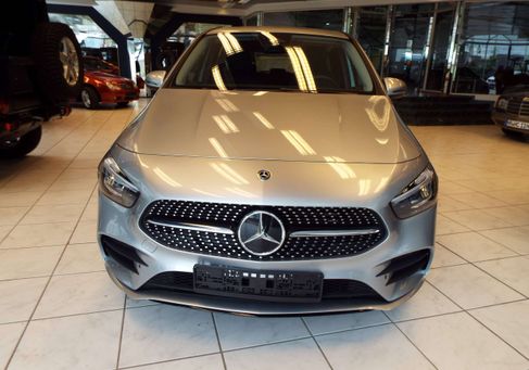 Mercedes-Benz B 180, 2024