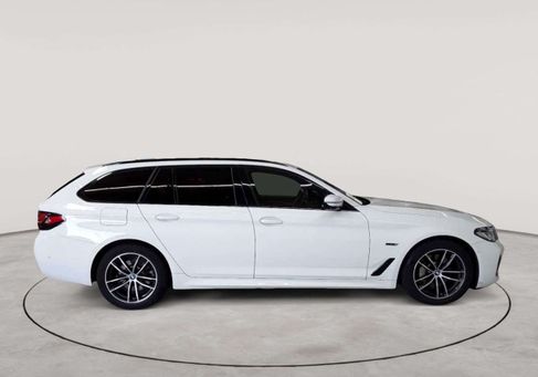 BMW 520, 2022 3