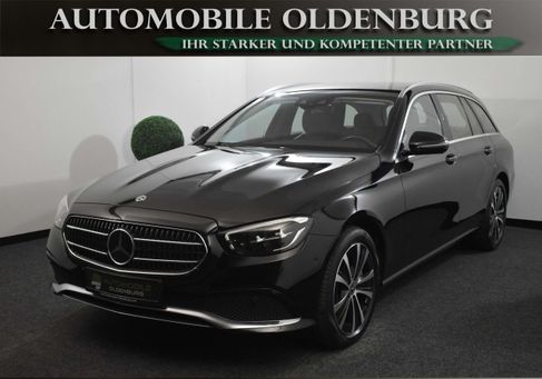 Mercedes-Benz E 300, 2022 3