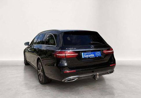 Mercedes-Benz E 300, 2022 3
