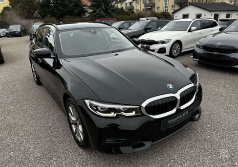 BMW 330, 2020