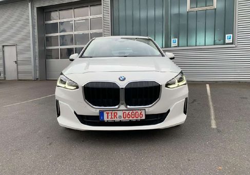 BMW 216, 2024