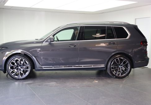 BMW X7, 2025