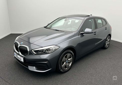 BMW 118, 2021