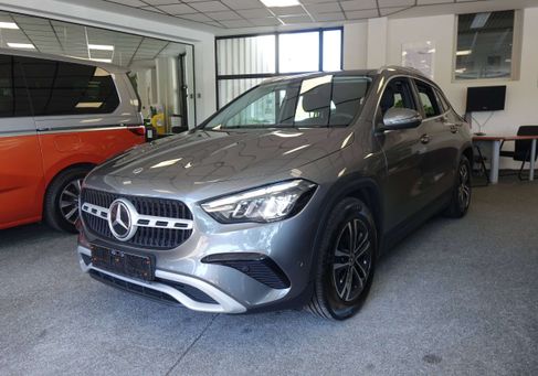 Mercedes-Benz GLA 180, 2024