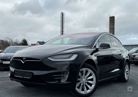 Tesla Model X, 2017