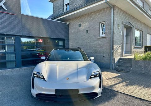 Porsche Taycan, 2022