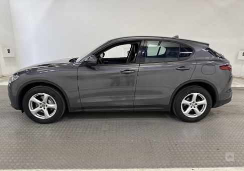 Alfa Romeo Stelvio, 2017