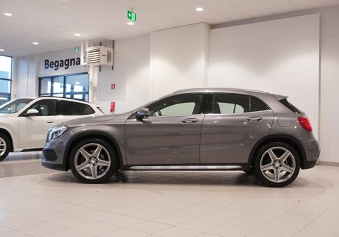 Mercedes-Benz GLA 220, 2015