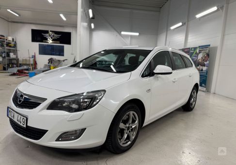 Opel Astra, 2012