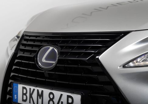 Lexus NX, 2021