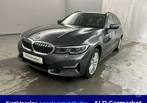 BMW 330, 2021