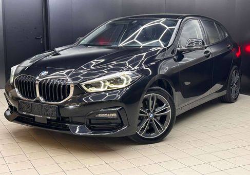 BMW 118, 2021